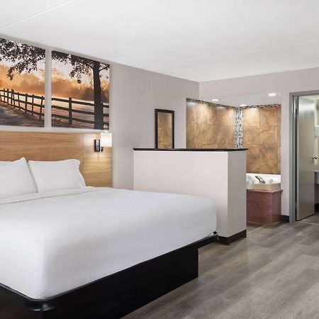 Days Inn By Wyndham Conway Exteriör bild