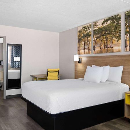Days Inn By Wyndham Conway Exteriör bild