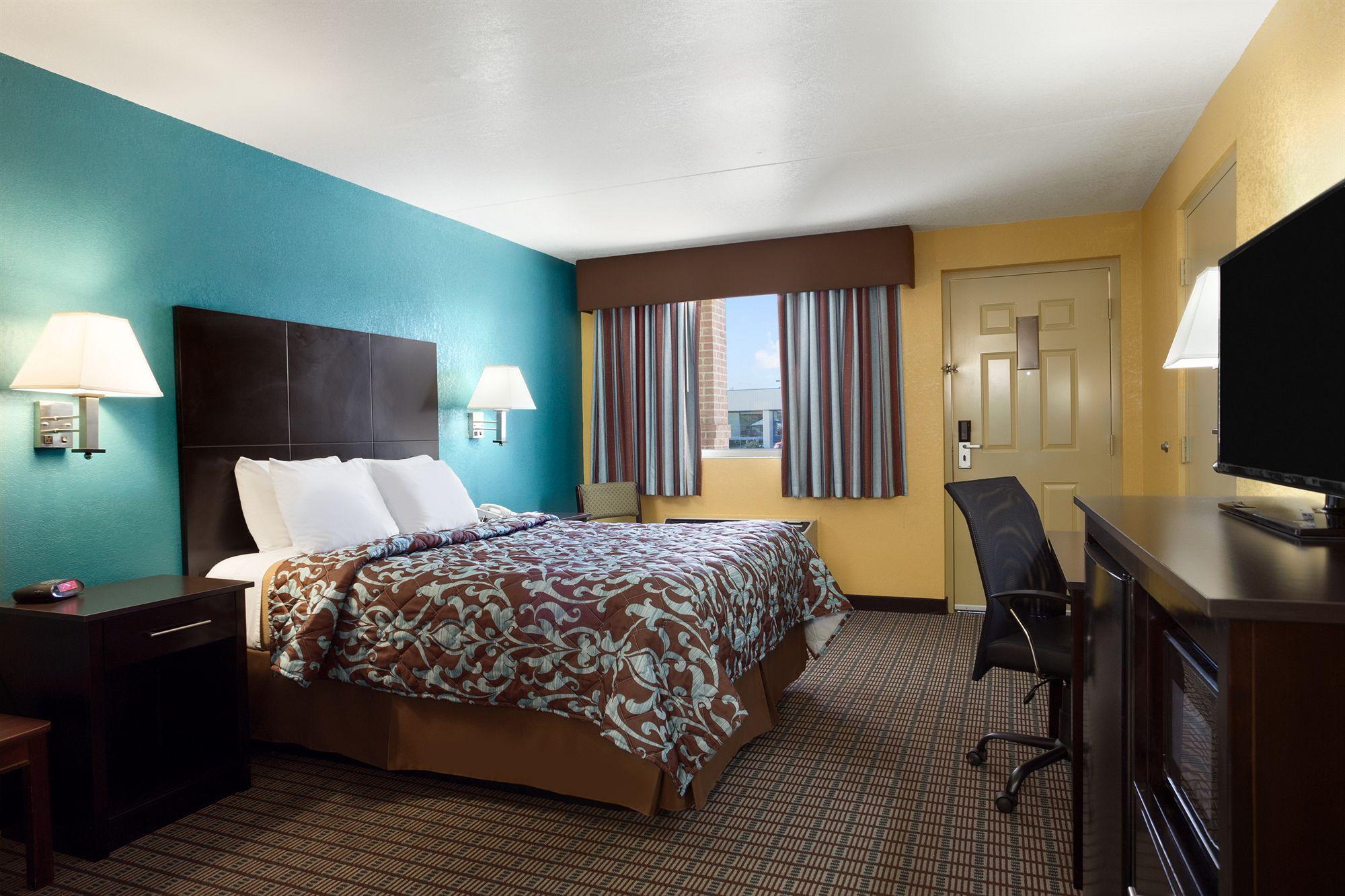 Days Inn By Wyndham Conway Exteriör bild