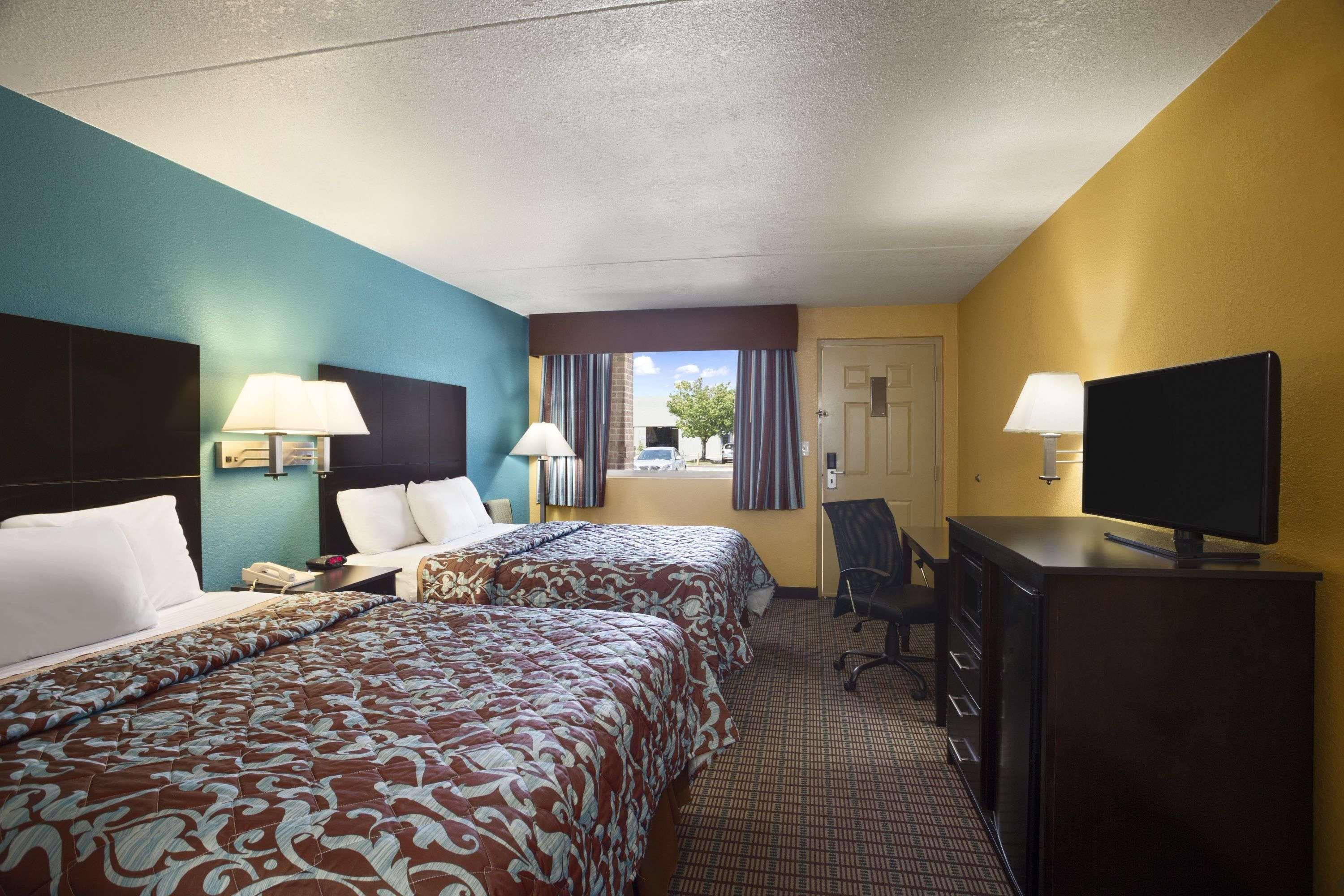 Days Inn By Wyndham Conway Exteriör bild