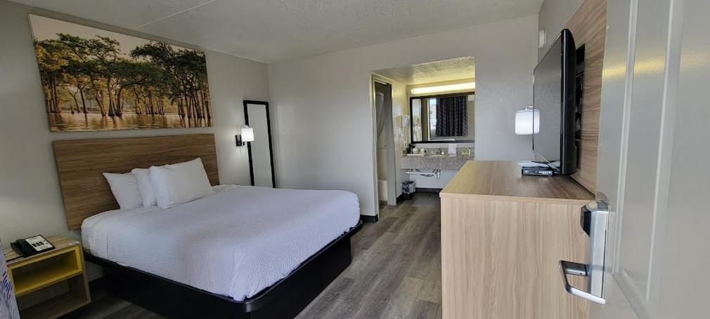 Days Inn By Wyndham Conway Exteriör bild