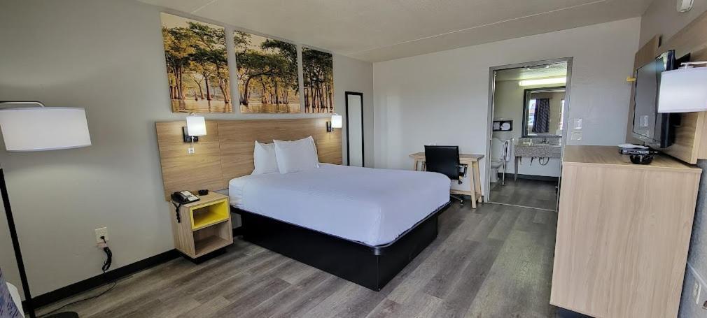 Days Inn By Wyndham Conway Exteriör bild