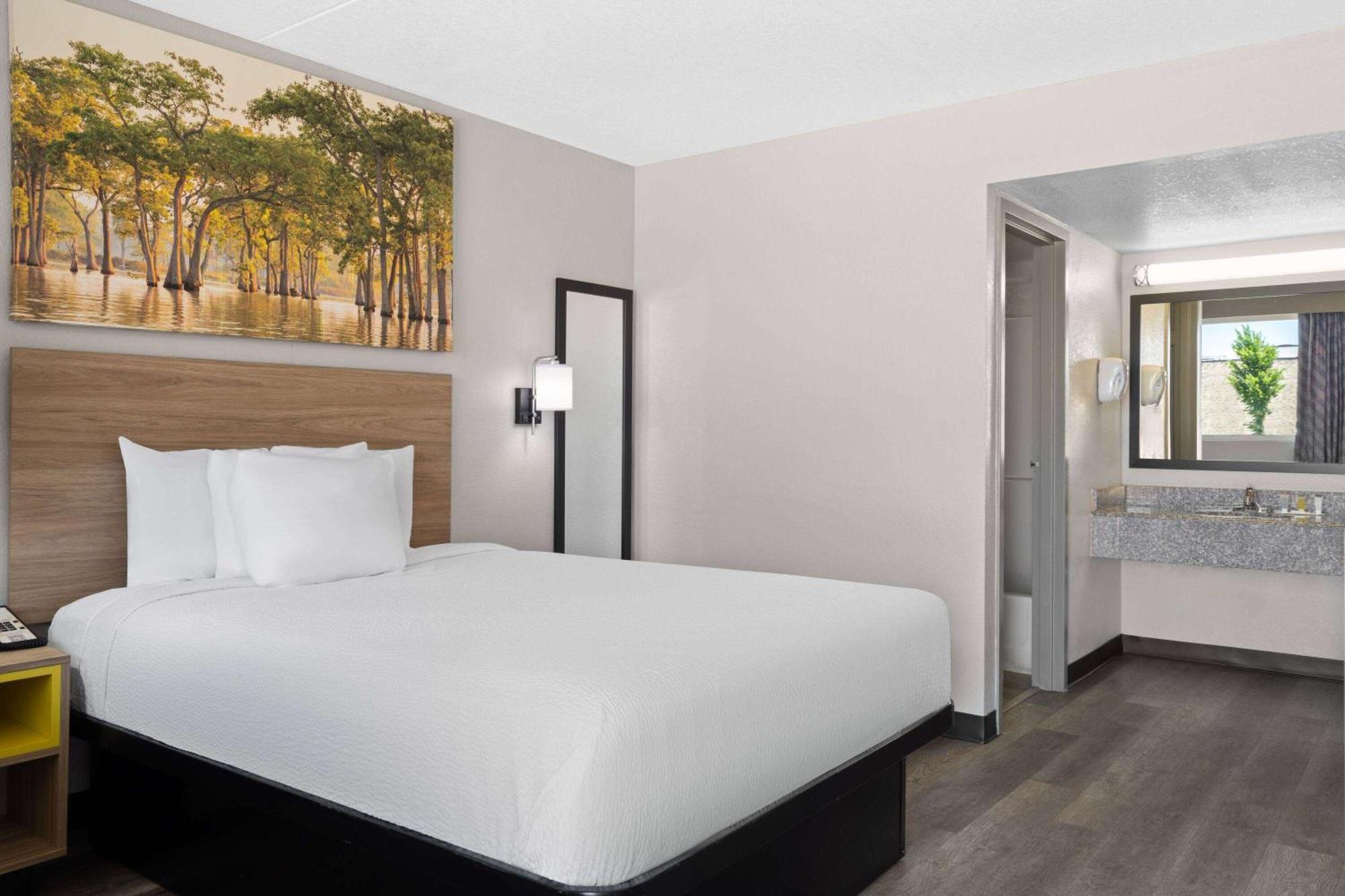 Days Inn By Wyndham Conway Exteriör bild