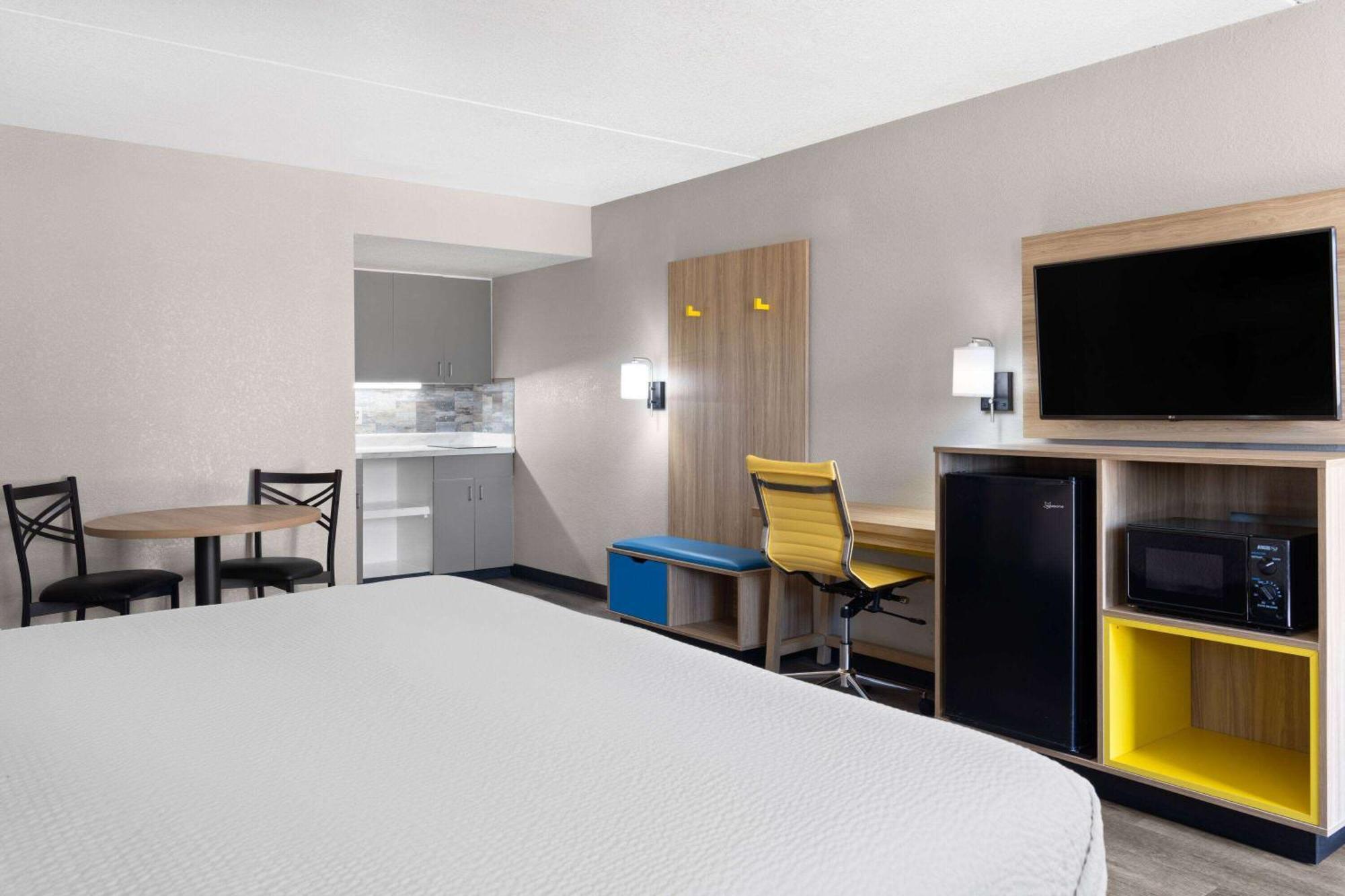 Days Inn By Wyndham Conway Exteriör bild