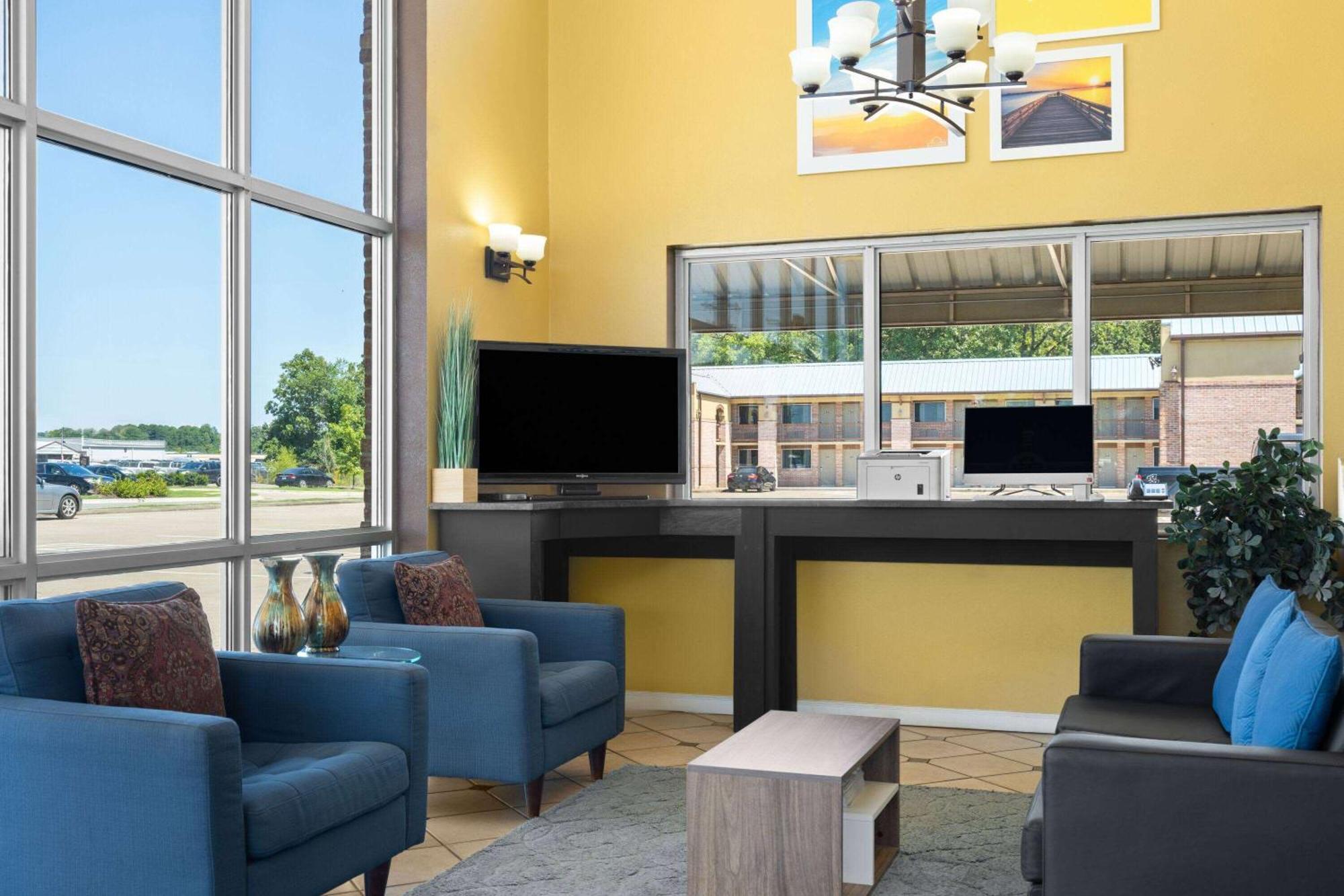 Days Inn By Wyndham Conway Exteriör bild