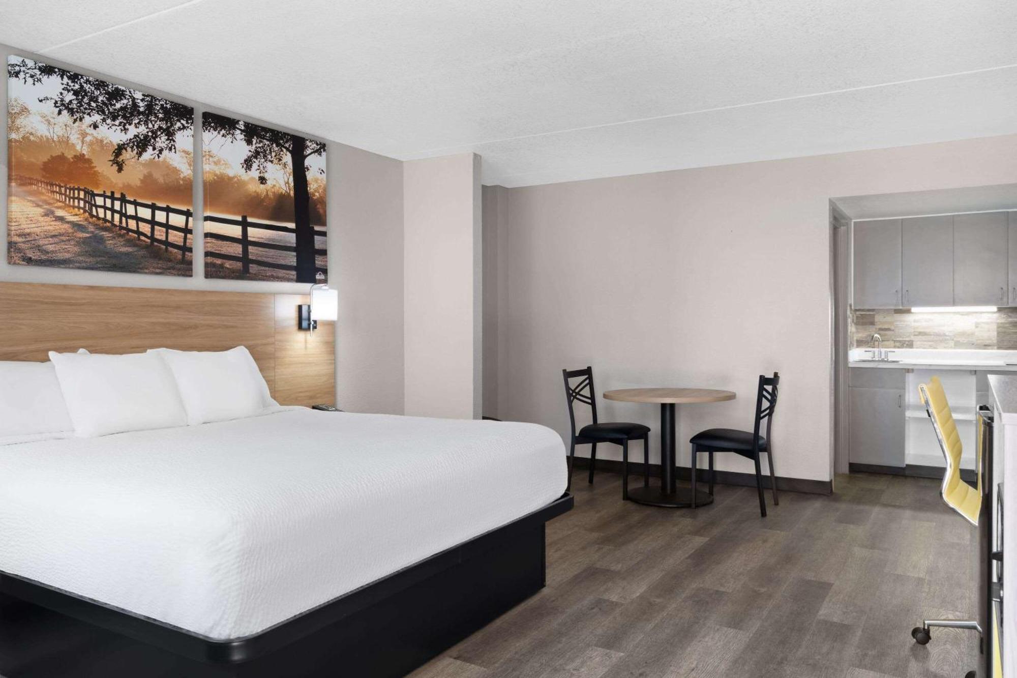 Days Inn By Wyndham Conway Exteriör bild